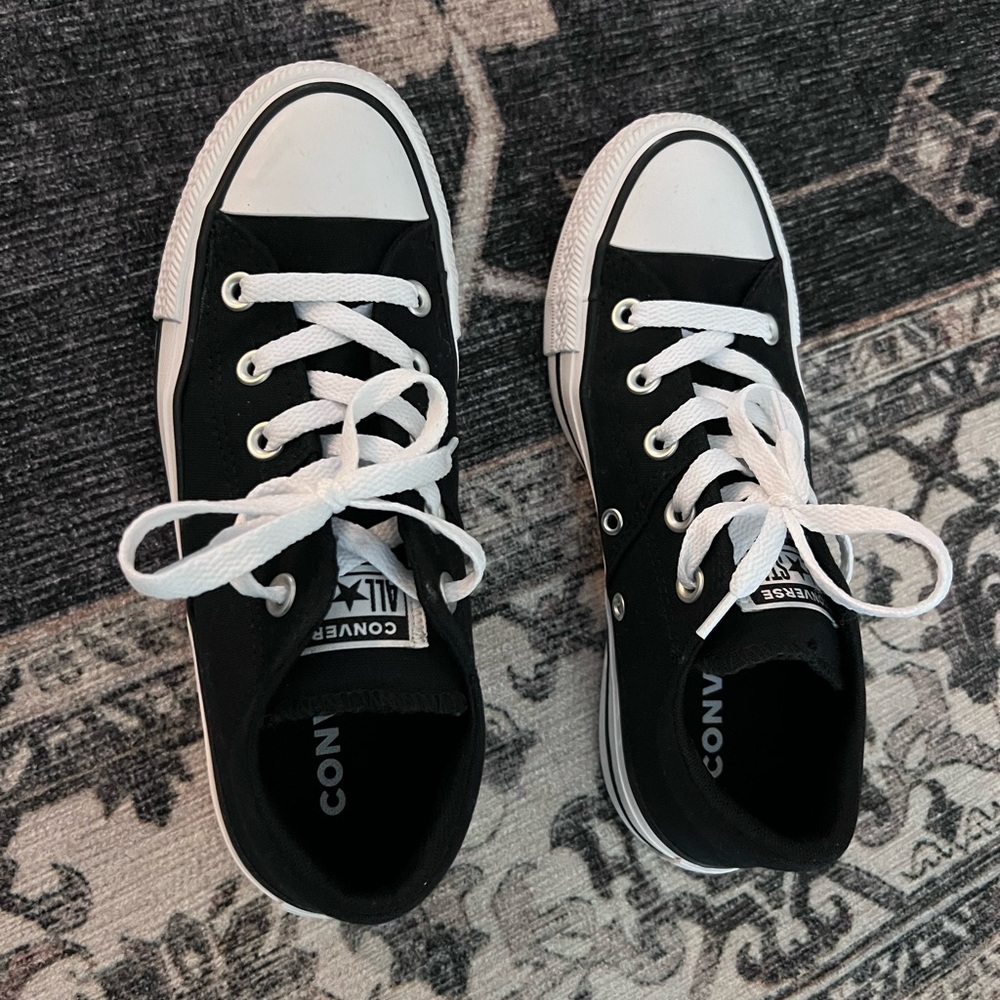 Women’s Converse size 6. Worn once inside. Never worn outside.